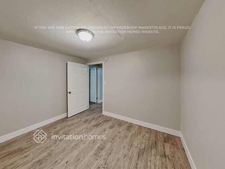 Building Photo - 19857 E Cornell Ave