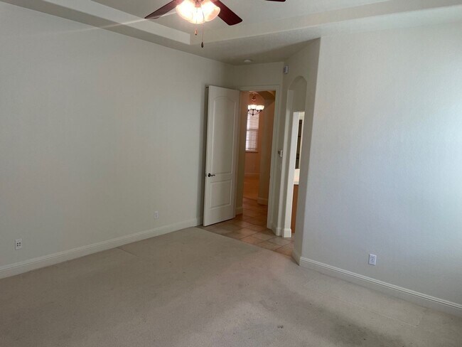 Building Photo - Empire Ranch!!