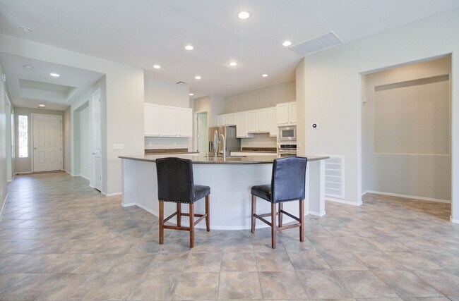 Building Photo - 4120 E Donato Dr