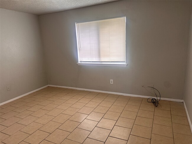 Building Photo - 7207 Caracas Dr