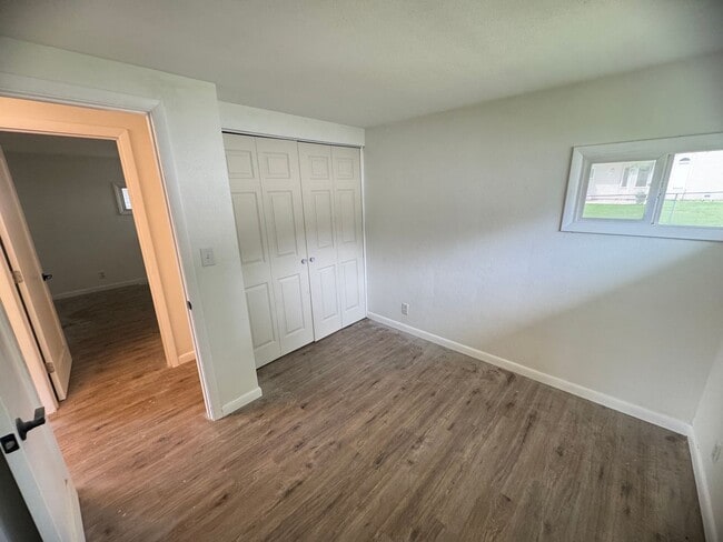Building Photo - 3 Bedroom House in East Moline