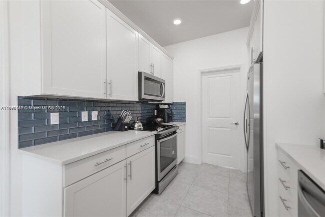 Building Photo - 5182 Eucalyptus Dr