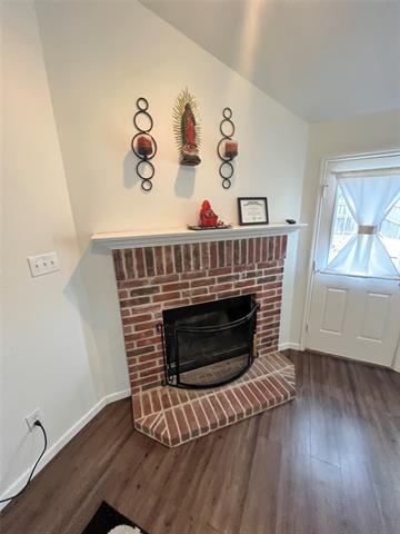 Building Photo - 1923 Pin Oak Ln