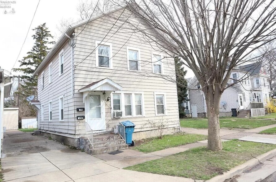 Front Elevation - 125 Neil St