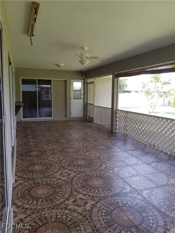 Building Photo - 1423 SE 19th St