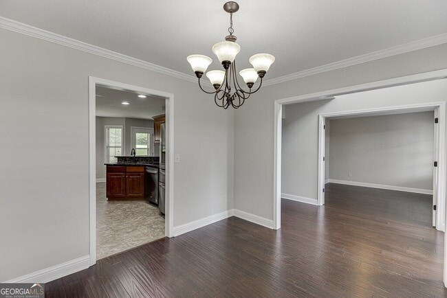Building Photo - 323 Deer Run Dr