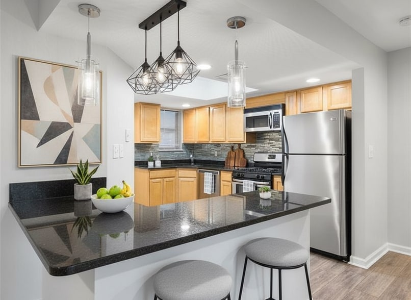 Building Photo - 2017 Powers Ferry Trce SE