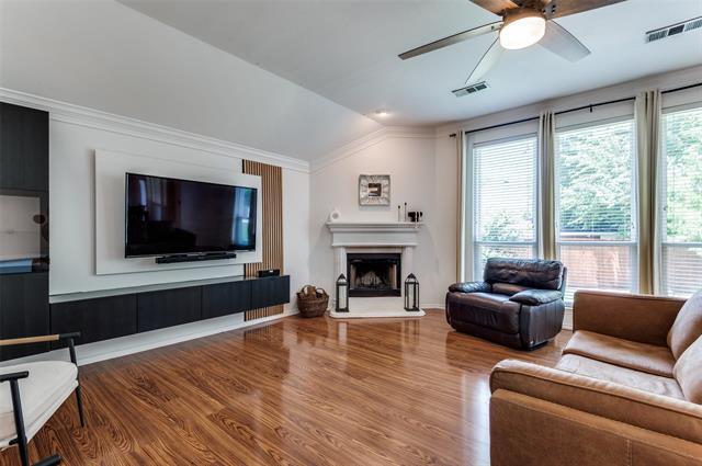 Building Photo - 950 Badbury Ln