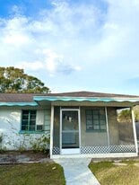 Building Photo - 2015 Palm Ter