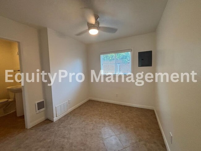 Building Photo - 7043 Pickering Ave
