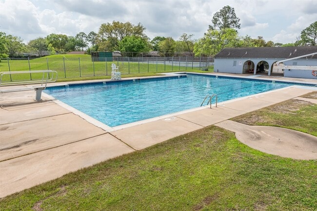 Building Photo - 730 Seamaster Dr