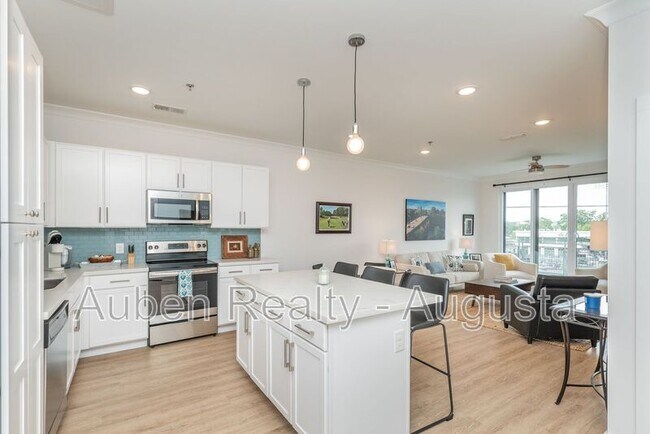 Building Photo - 111 Railroad Ave