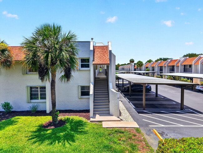 Building Photo - 2975 SW 22nd Ave