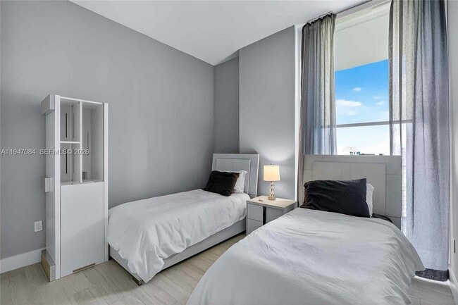 Building Photo - 1300 S Miami Ave