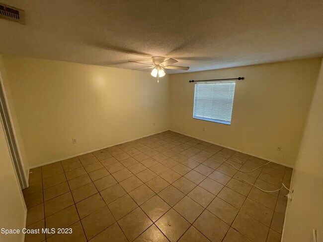 Building Photo - 897 Levitt Pkwy