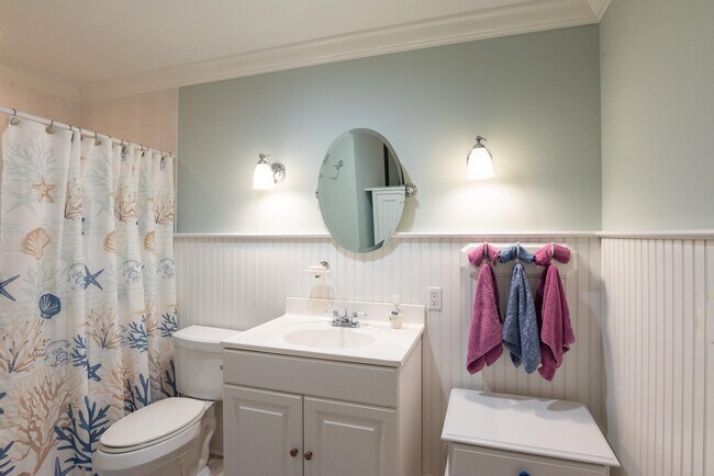 Building Photo - 2918 SE Fairway W