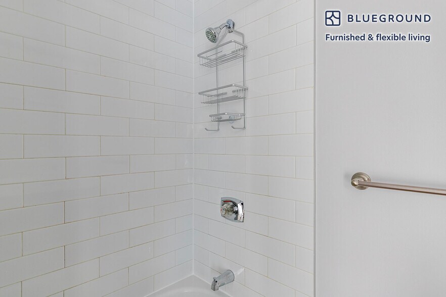 Building Photo - 8 W Chestnut St