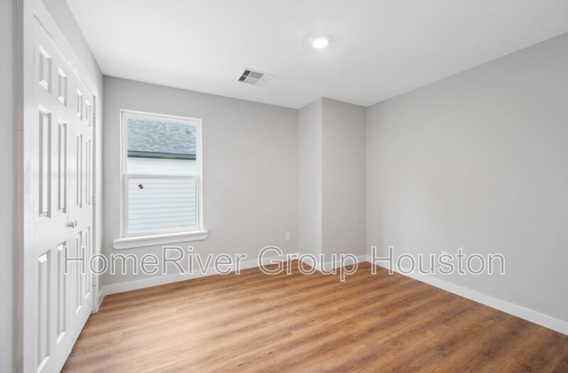 Building Photo - 8120 Laura Koppe Rd