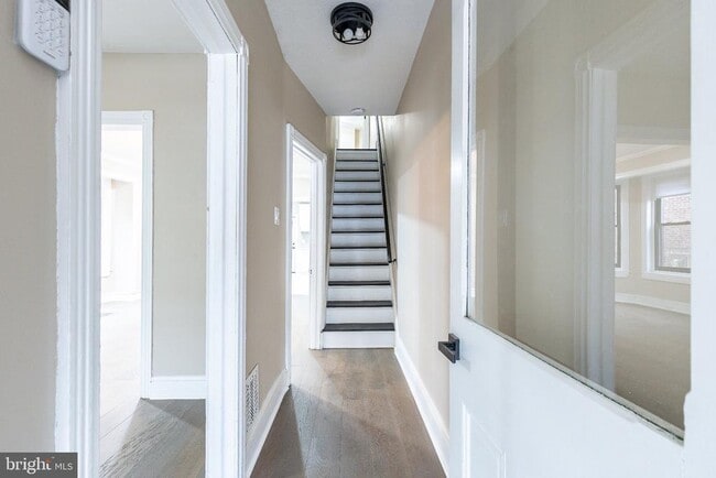 Building Photo - 6634 Musgrave St