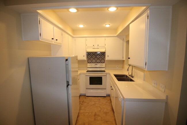 Building Photo - 4700 Natick Ave