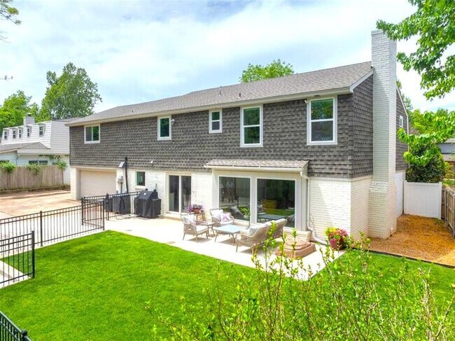 Building Photo - 4 Bedroom 2.5 Bath 2 Car Garage in Quail C...