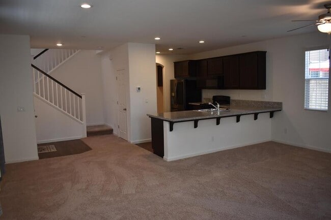 Building Photo - 1441 Bianchi Ln