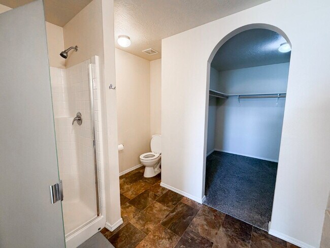 Building Photo - 4 Bed / 2 Bath Home for Rent in Caldwell – 1,886 Sq Ft