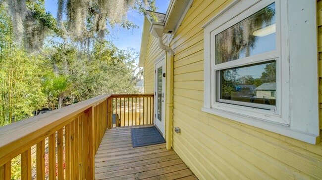 Building Photo - 14 Sanchez Ave