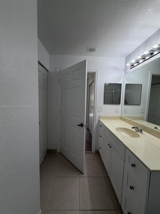 Building Photo - 3335 Palomino Dr