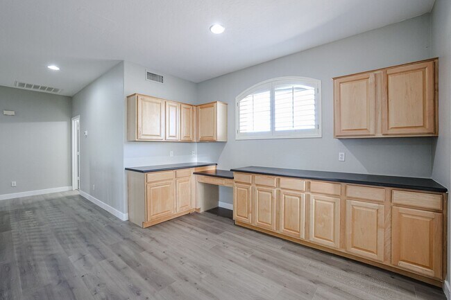 Building Photo - COMING SOON!! INCREDIBLE 5-BEDROOM 3 BATH, ALMOST 4000 SFT IN CORE CHANDLER