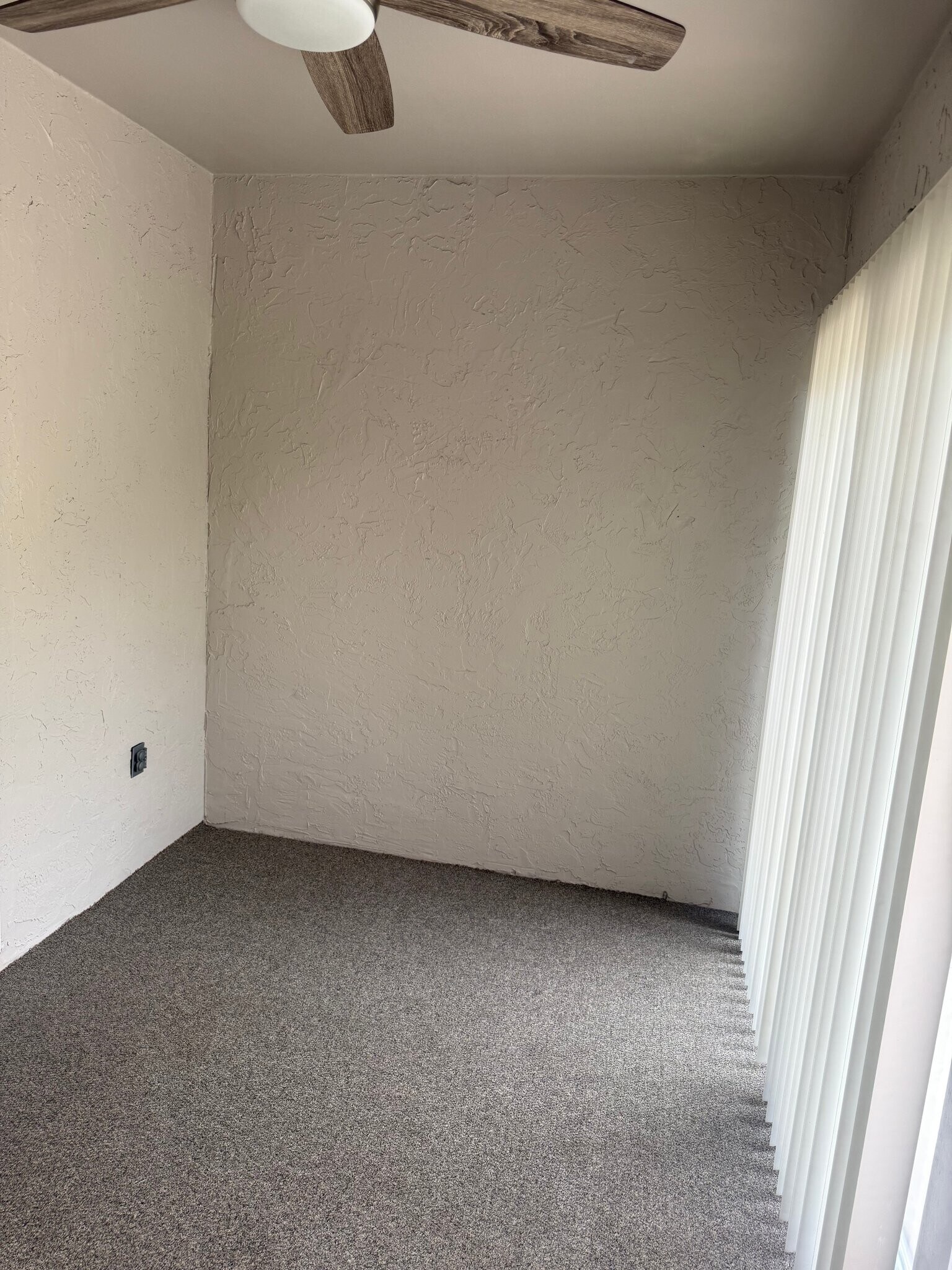Building Photo - 1135 Dover Ct