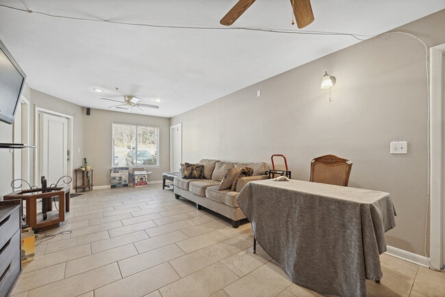 Building Photo - 1251 University Ct
