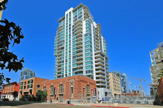 Building Photo - Stunning Legend Condo with Huge Patio Look...