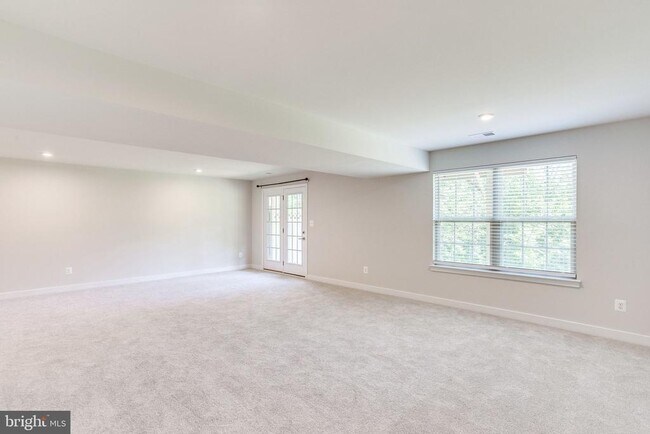 Building Photo - 2183 Hemlock Bay Rd
