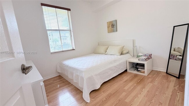 Building Photo - 8900 NW 107 Ct