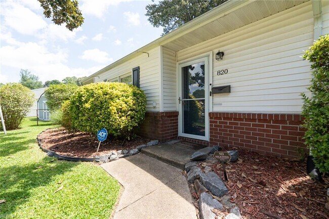 Building Photo - 820 Plainsman Ct