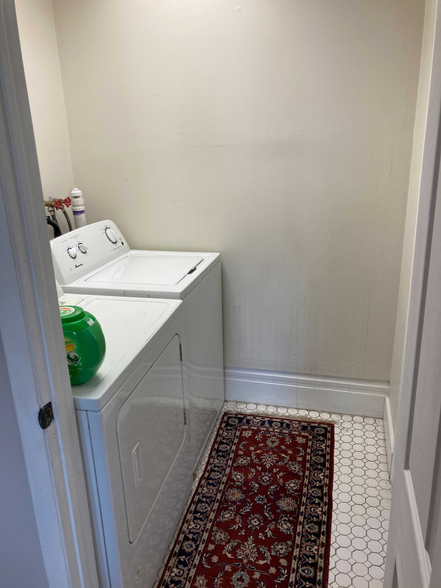 In Unit Laundry - 173 36th St