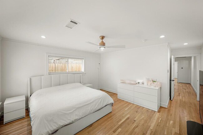 Building Photo - 5630 Lymbar Dr