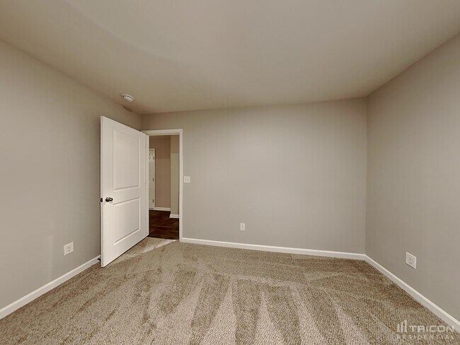 Building Photo - 533 Elmwood Pond Ct