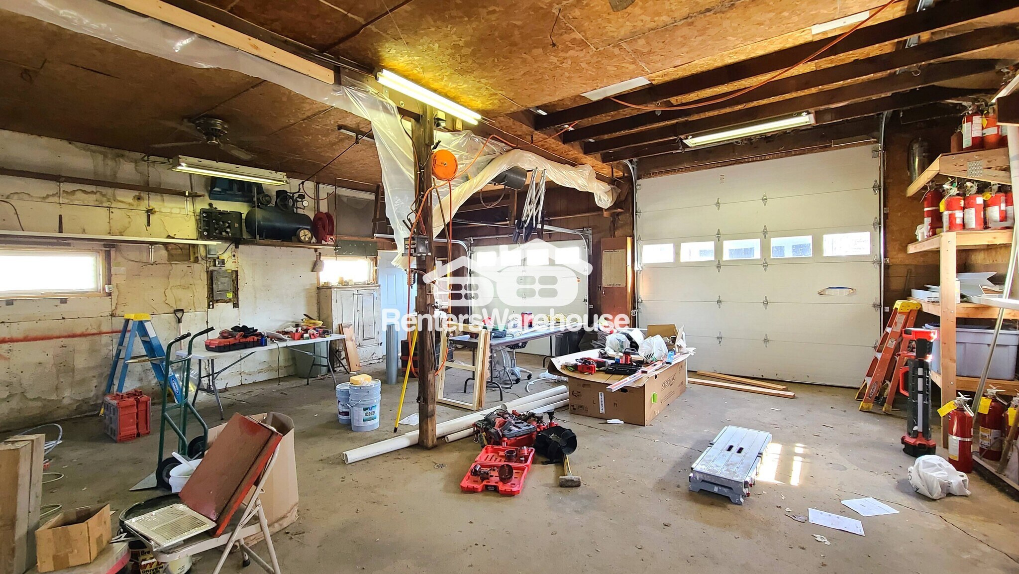 Building Photo - 175 W Grove St