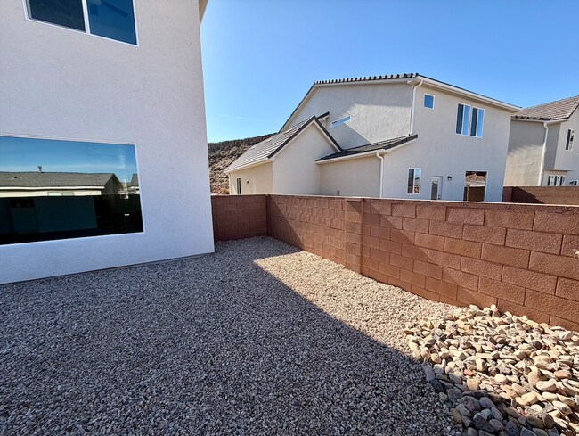 Building Photo - 4135 El Capitan Wy