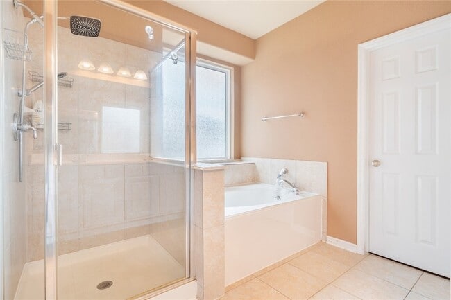 Building Photo - 16622 Dover Mills Dr