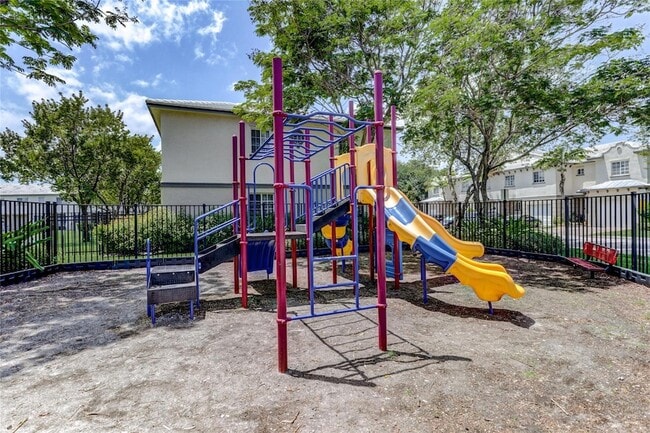 Building Photo - 2037 Nassau Dr