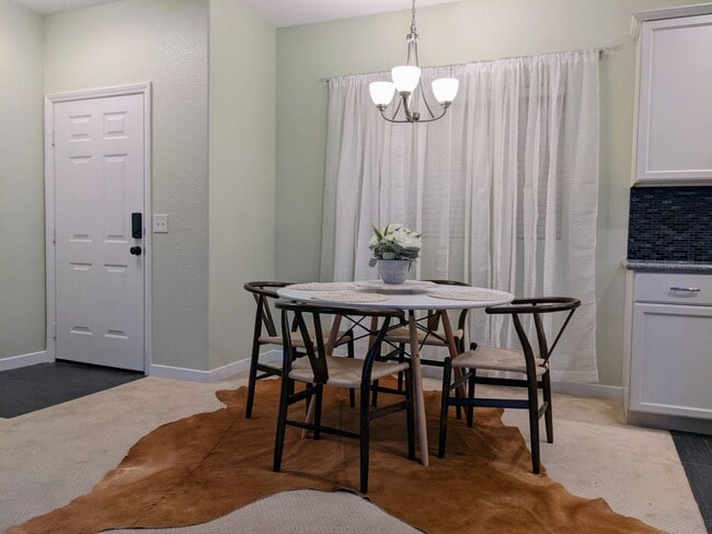 Building Photo - Lovely single-story condo in the community of Rancho Mission Trails!