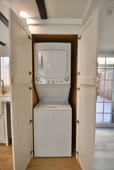 Building Photo - 2906 Griffith Park Blvd