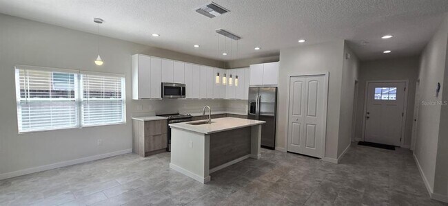 Building Photo - 13911 Ginger Creek Blvd