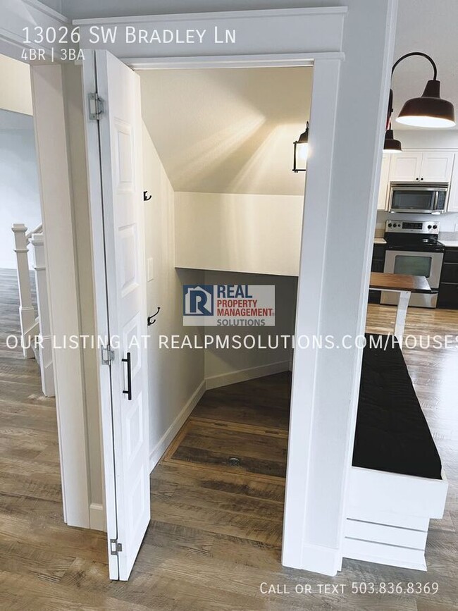 Building Photo - 13026 SW Bradley Ln