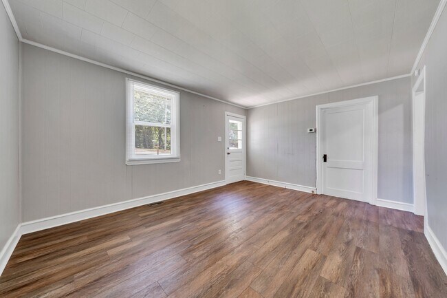 Building Photo - 1142 Sylvan Ave