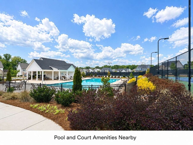 Building Photo - End Unit Townhome in Brookview Subdivsion in North Forsyth