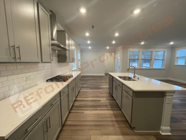 Building Photo - Get 50% off your first month’s rent! Enjoy...